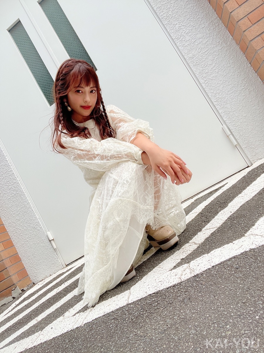 セクシー女優　深田えいみさんと桜もこさん