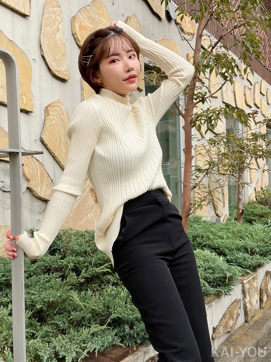 セクシー女優　深田えいみさんと桜もこさん