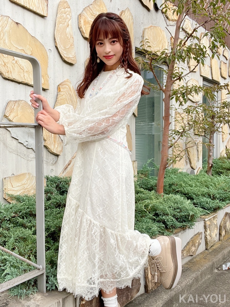 セクシー女優　深田えいみさんと桜もこさん