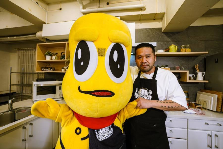 ピーナッツくん、漢 a.k.a. GAMIと“超うめぇ”グミケーキをつくる