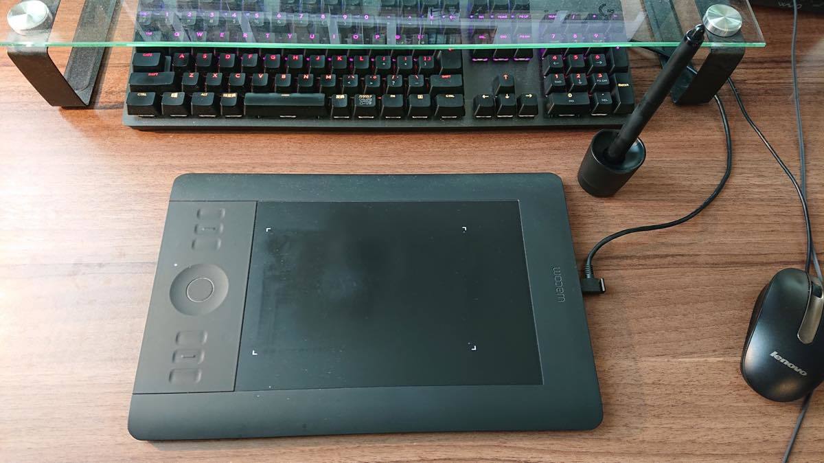 イラストレーター／漫画家・魔太郎さんの作業環境