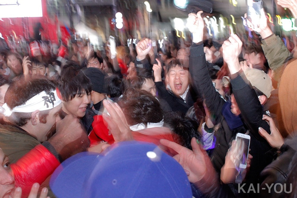熱狂の渋谷カウントダウン2020年写真
