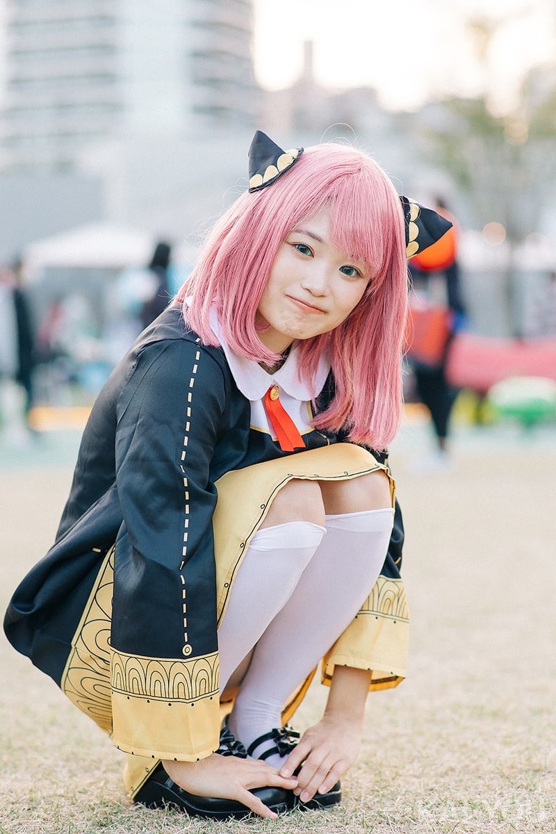 陸上選手・山中日菜美が『SPY×FAMILY』アーニャのコスプレで登場_池袋ハロウィンのコスプレ写真19
