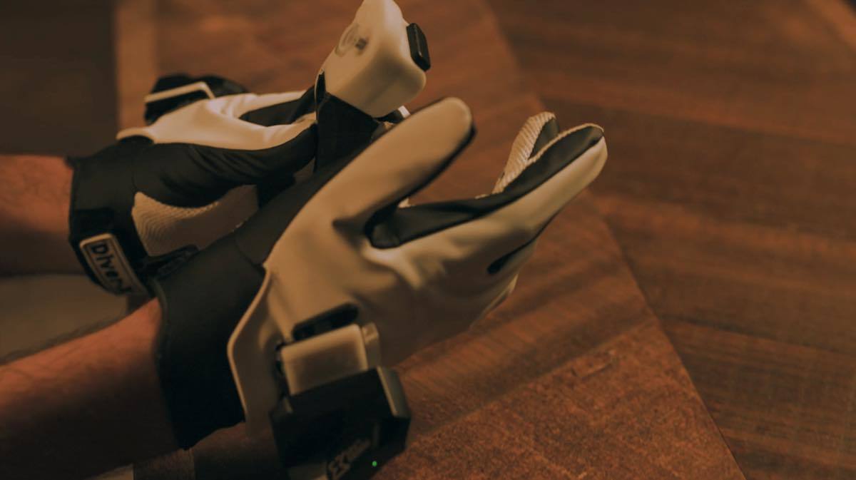 画像7: 魔法に触れる時代、到来…！ 触覚対応VRコントローラー「Contact Glove」