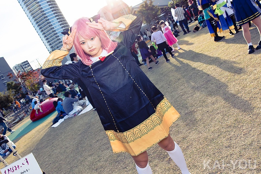 陸上選手・山中日菜美が『SPY×FAMILY』アーニャのコスプレで登場_池袋ハロウィンのコスプレ写真8