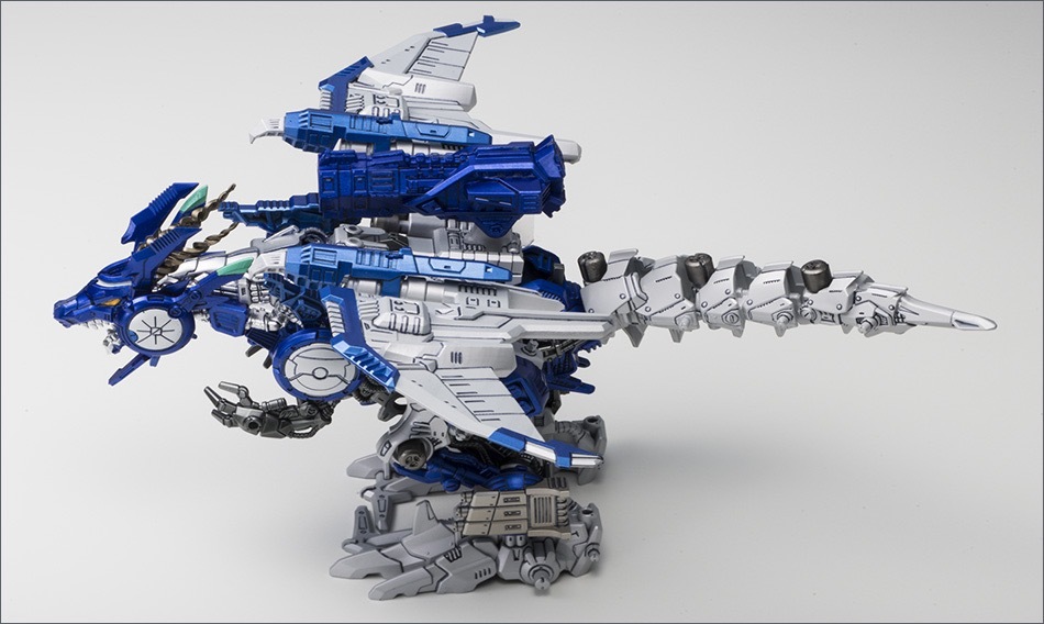 ボルメテウス・ホワイト・ドラゴン完全限定ZOIDS／画像は『デュエル・マスターズ』公式サイトより