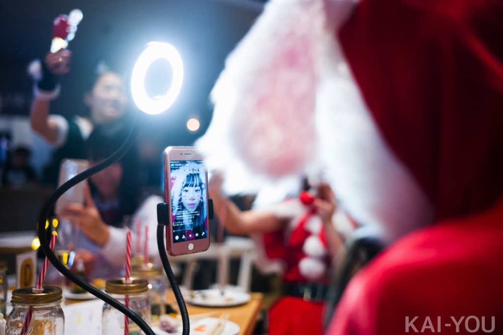 「LINE LIVE Christmas Party 2018」の様子