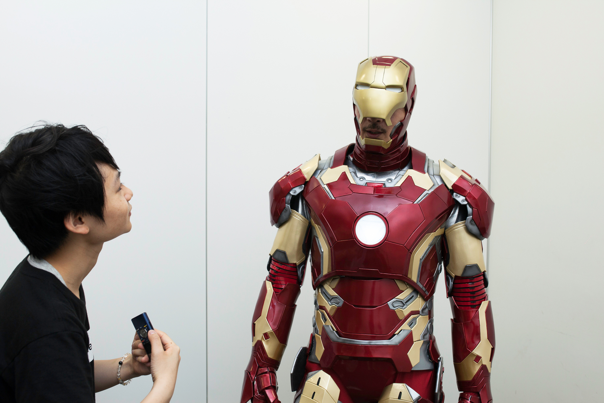 渋谷でアイアンマンに遭遇！ マーベルのコスプレイヤーが大量発生し