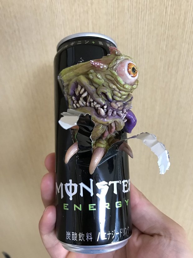 モンスターエナジーの爪痕の主?1