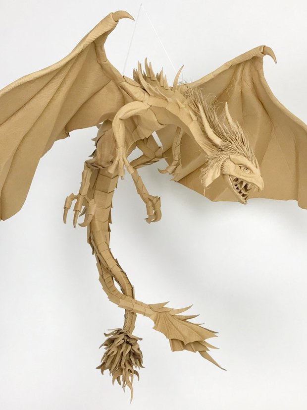 ダンボール製ドラゴン