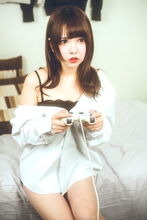 中国の小悪魔口リ巨乳コスプレイヤー「622」さん