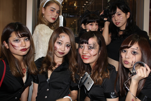 【写真】JKとJDで溢れる渋谷ハロウィン当日! 非日常を求める10代たち