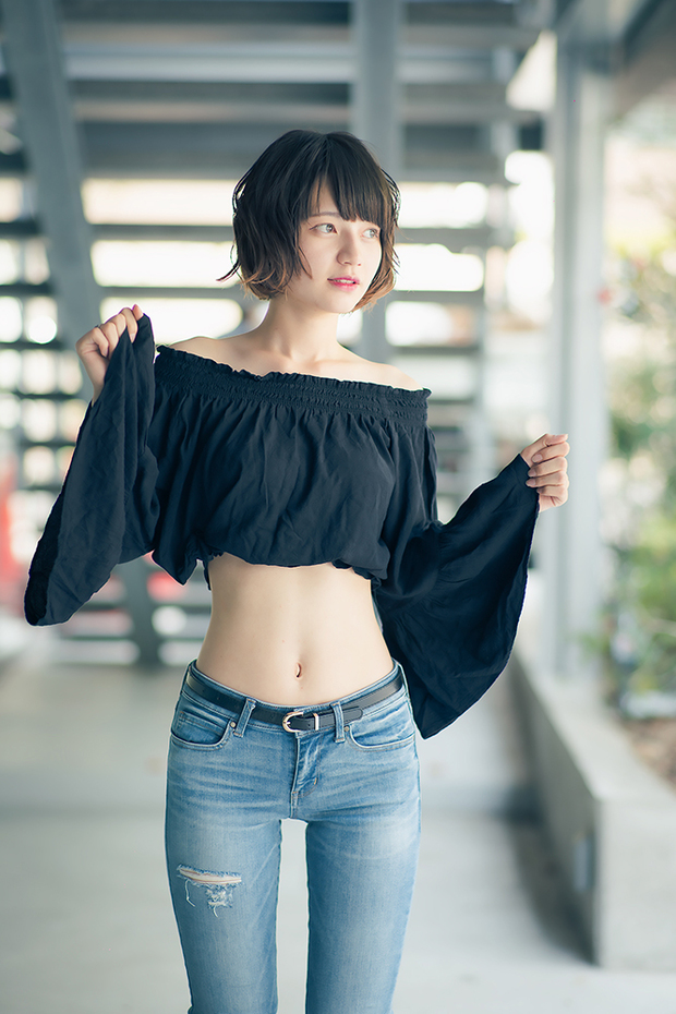ヘソフェチが悶絶するエキゾチック美人「やね」さん16