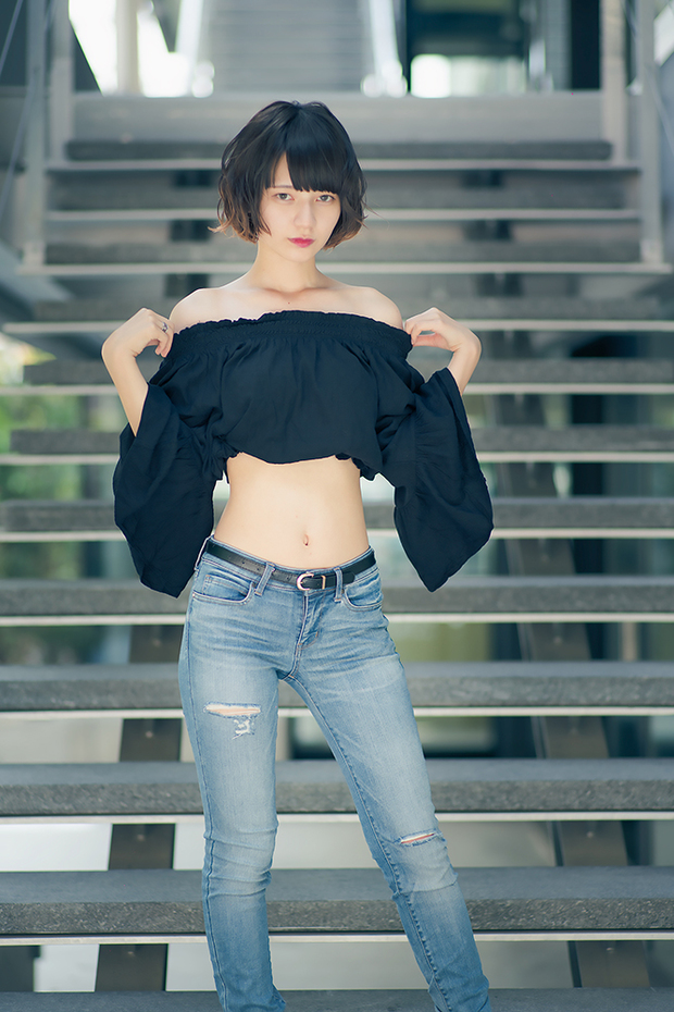 ヘソフェチが悶絶するエキゾチック美人「やね」さん18