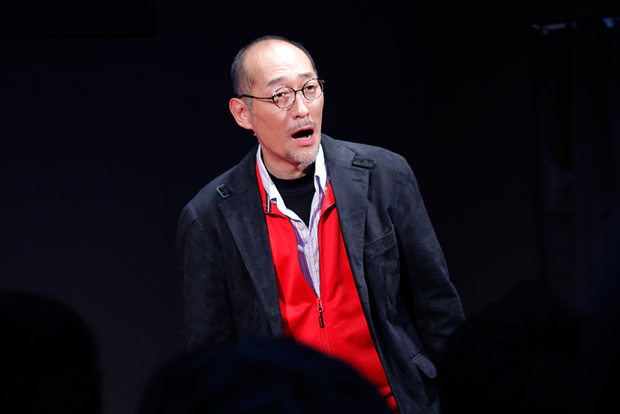 言葉にならない喜びの表情を浮かべる藤田和日郎さん