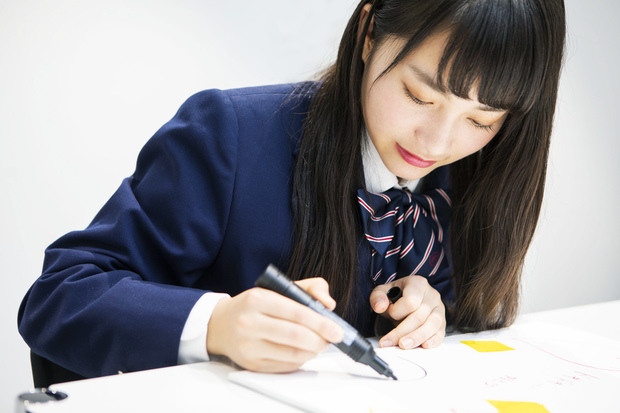 アイコとユウタを描く福田さん