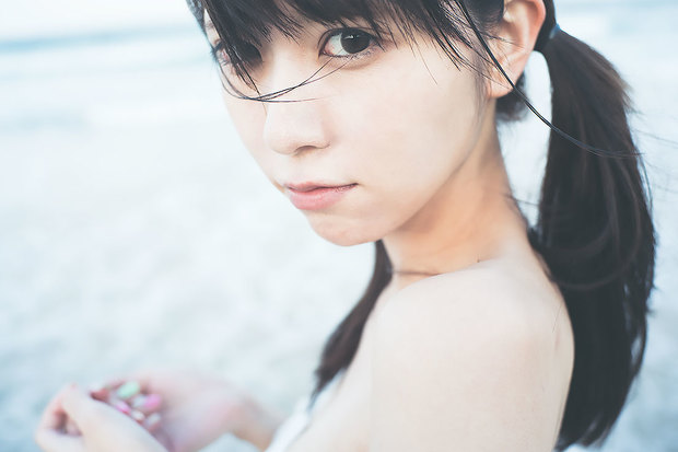 楠ろあさんの水着グラビア
