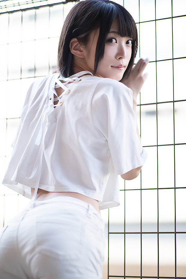 山吹りょうさん写真