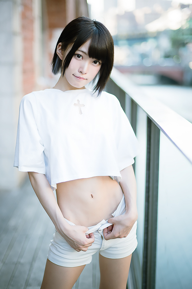 山吹りょうさん写真