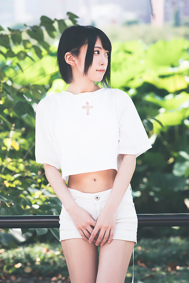 山吹りょうさん写真