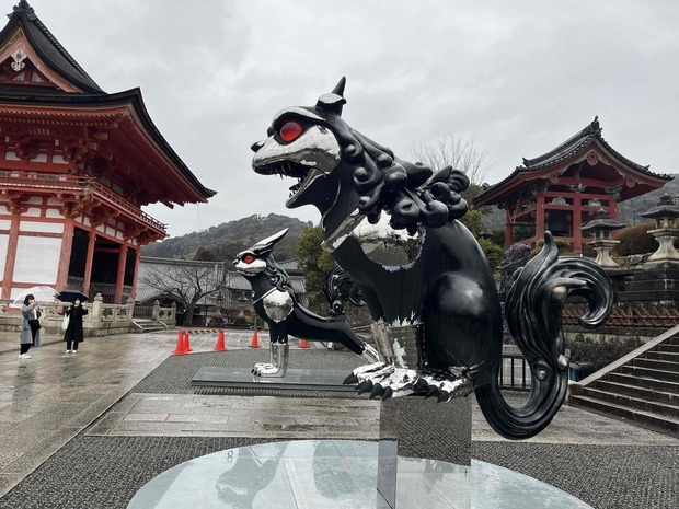 清水寺から世界を見守るメタリック狛犬 込められた世界平和への願い Kai You Net