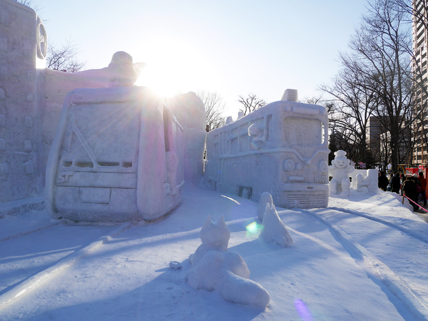 さっぽろ雪まつり_日本最北の路面電車の雪像