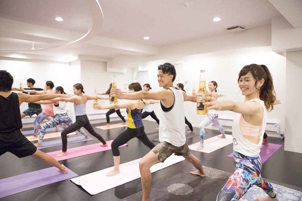 HAPPY BEER YOGA