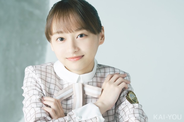 日向坂46 影山優佳、1st写真集発売「幸せなサプライズプレゼントになったら」 - KAI-YOU