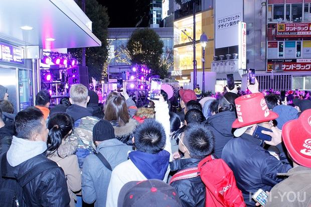熱狂の渋谷カウントダウン2020年写真