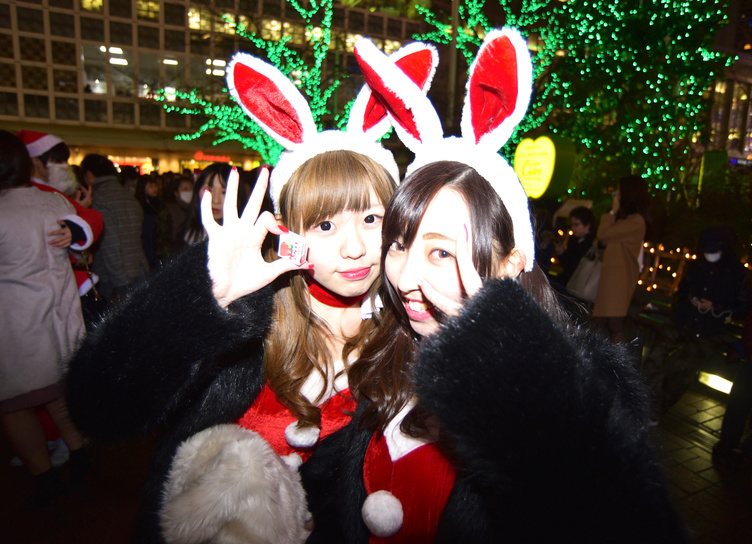 クリスマスイブの渋谷は盛りあがった レア化したサンタギャルの行方 Kai You Net