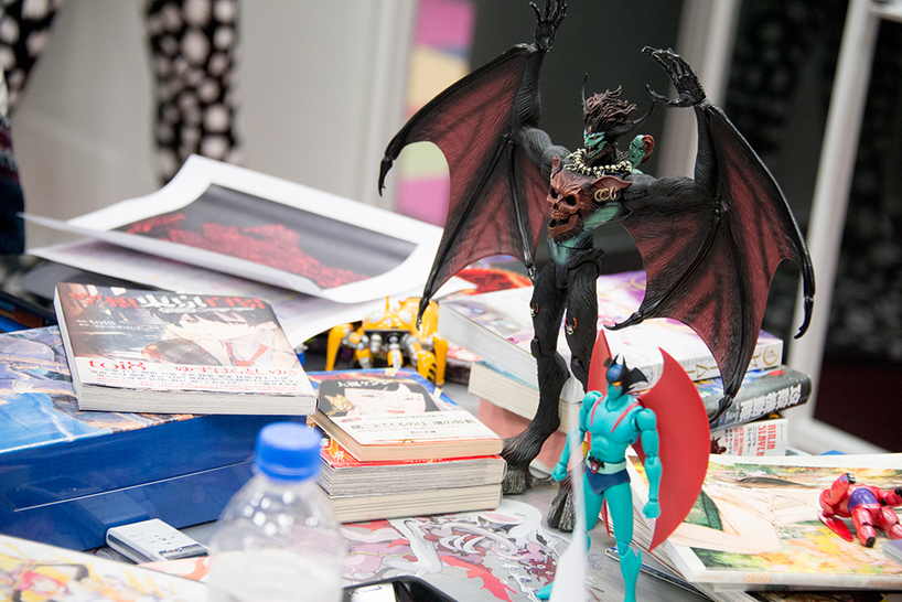 座談会のため、デビルマン関連フィギュアなどが持ち込まれた