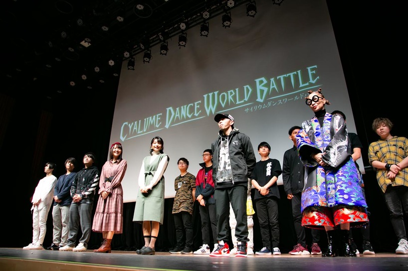 審査員として、GinyuforcE(元ギニュ~特戦隊)のギアさん、ギニュ~特戦隊の初期メンバーであるばっくほーんさんとさんぱちゃさん、イヤホンズの長久友紀さんと高野麻里佳さん、RABのDRAGONさん、振付師の南流石さんらが並ぶ