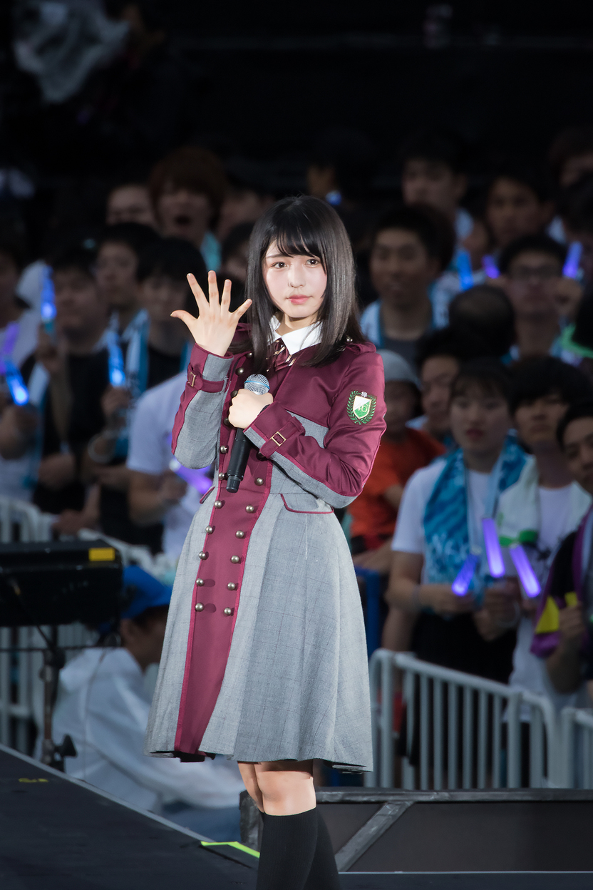 不完全な欅坂46と完全な平手友梨奈。初の野外ワンマンで少女たちは何を