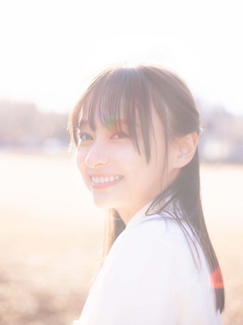 日向坂46 影山優佳、1st写真集発売「幸せなサプライズプレゼントになっ