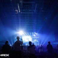 「DreamHack Japan 2023 Supported by GALLERIA」で行われたホロライブ Collabo Stage-21／画像はDreamHack Japan 2023からの提供© 2016 COVER Corp.