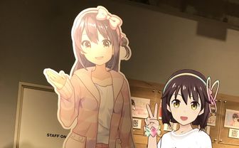 VTuberが響木アオちゃんの初写真展に潜入！ 新衣装や限定グッズも