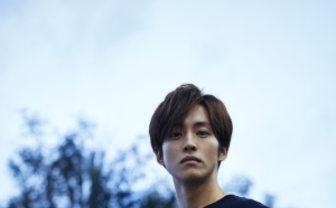 松坂桃李、菅田将暉のラジオで宣伝そっちのけ？“熱いトーク”に公式Twitterもツッコミ「嘘でしょ」