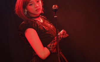 篠崎愛、25歳の生誕ワンマンでリリース発表！ 女性の持つ多面性を表現