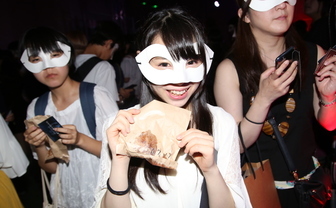 マスクで顔を隠した美女たちの宴に窪田正孝ら登場で騒然！ 『東京喰種』イベント潜入レポート