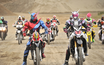 映画「仮面ライダー」主題歌映像が胸熱すぎる　歴代OPを浅倉大介がリミックス