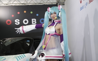 コスプレイヤー「えなこ」の初音ミクにため息 「To LOVEる」矢吹健太朗がデザイン