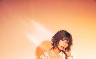 「紅蓮華」生んだ草野華余子、“純J-POP”を追求したフルアルバム発表