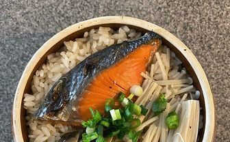アジカンのゴッチ、釜飯にハマる　コロナ禍のなか淡々と投稿される釜に日常を感じる
