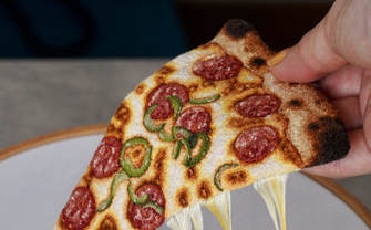 はて、刺繍とは？ 糸でできたピザが美味しそうでたまりません