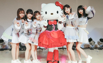 ゼロイチ所属アイドル「#ババババンビ」初主催ライブでハローキティと躍動