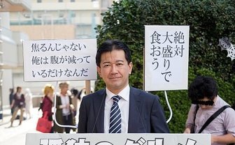 『孤独のグルメ』 主人公のコスプレ、原作にそっくりすぎて1.3万RT