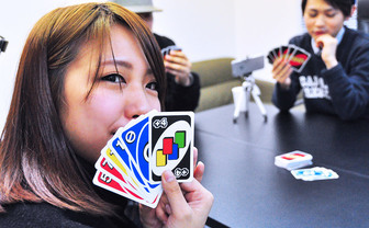 UNO×マリオ！ ドローカードを跳ね返す「無敵マリオ」がヤバい - KAI