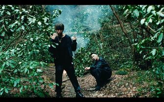 Taeyoung BoyとWILYWNKAが森でクールに歌う　監督はSpikey John