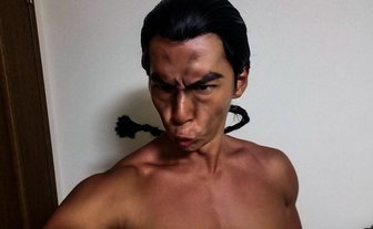小林弁護士の烈海王コスがガチで烈海王　研鑽を積まれた圧倒的筋肉
