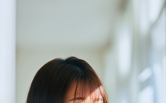 【写真】セクシー女優 美谷朱里は悩まない「音楽を聴きながら猫を吸います」